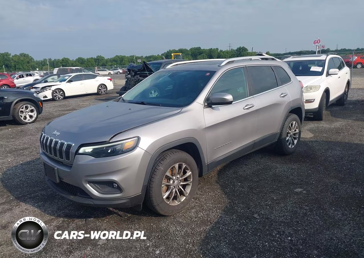 2019 Jeep Cherokee Latitude Plus 4X4 VIN:1C4PJMLB4KD101344 - 2