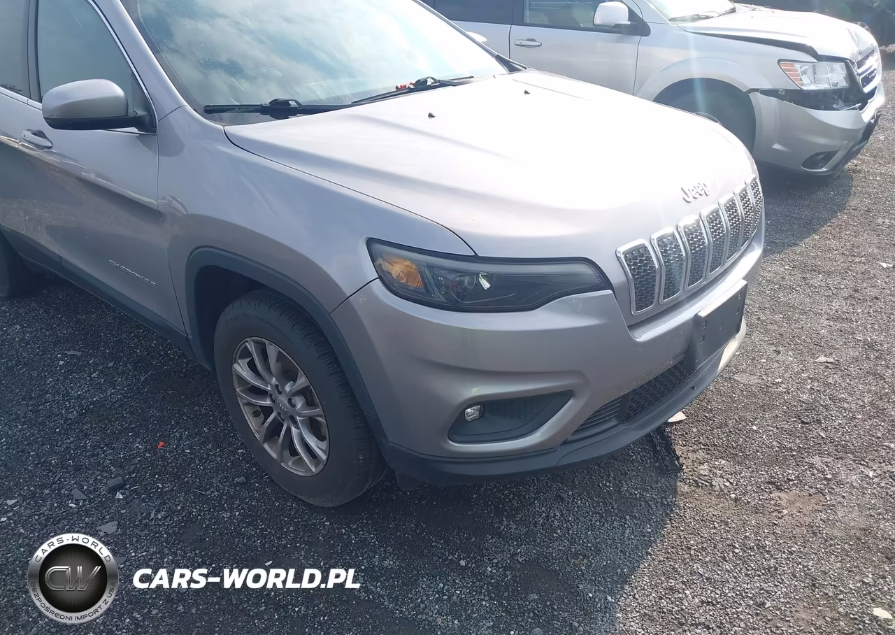 2019 Jeep Cherokee Latitude Plus 4X4 VIN:1C4PJMLB4KD101344 - 6
