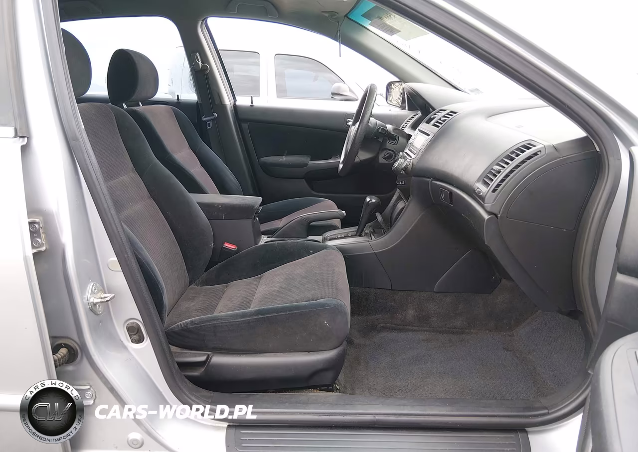 2003 Honda Accord Sdn Lx VIN:3HGCM56333G703710 - 5