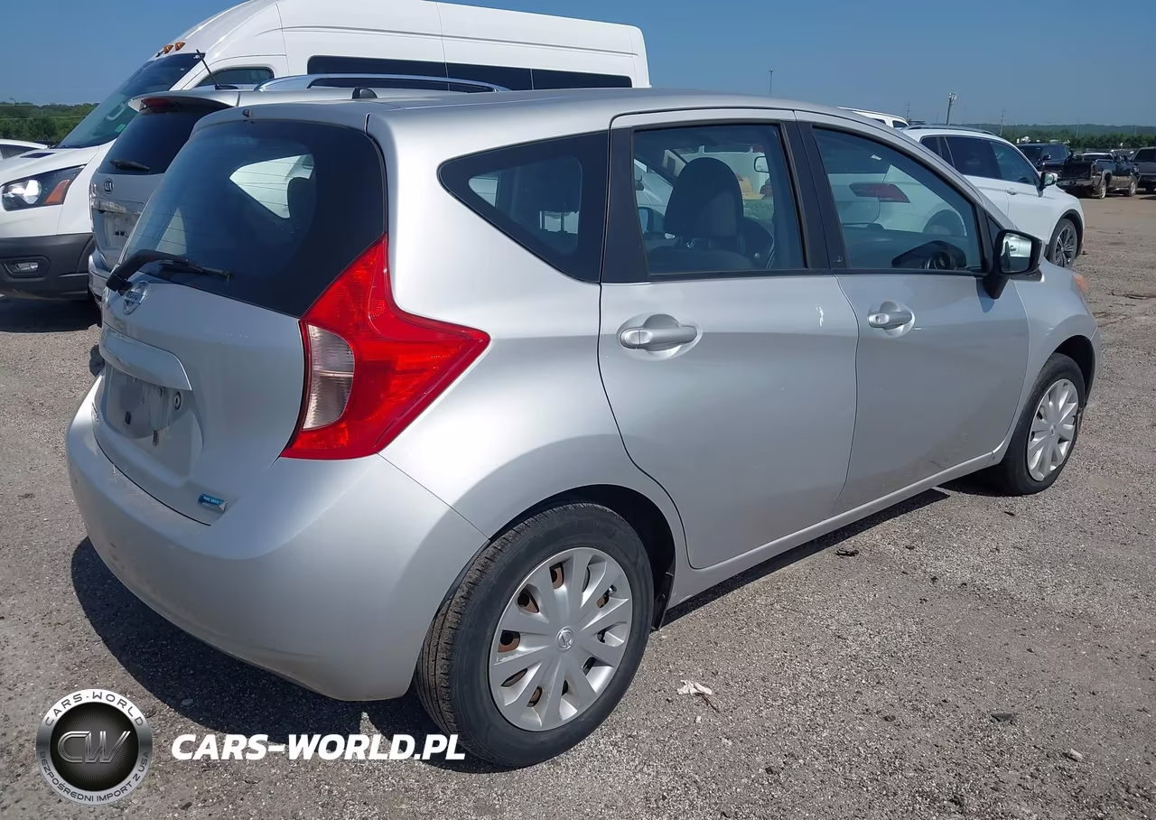 2015 Nissan Versa Note S (Sr)-S Plus-Sl-Sr-Sv VIN:3N1CE2CP5FL384889 - 4