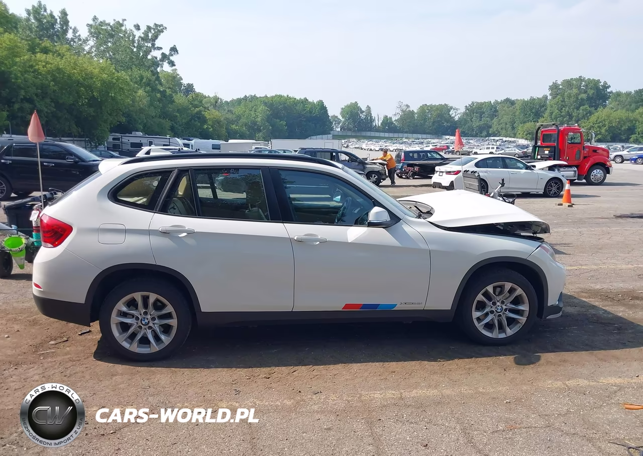 2015 BMW X1 xDrive28I VIN:WBAVL1C53FVY26120 - 13