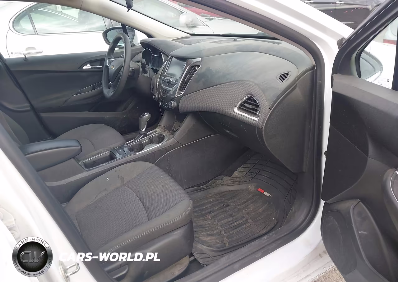 2018 Chevrolet Cruze Lt Auto VIN:3G1BE6SM6JS587790 - 5