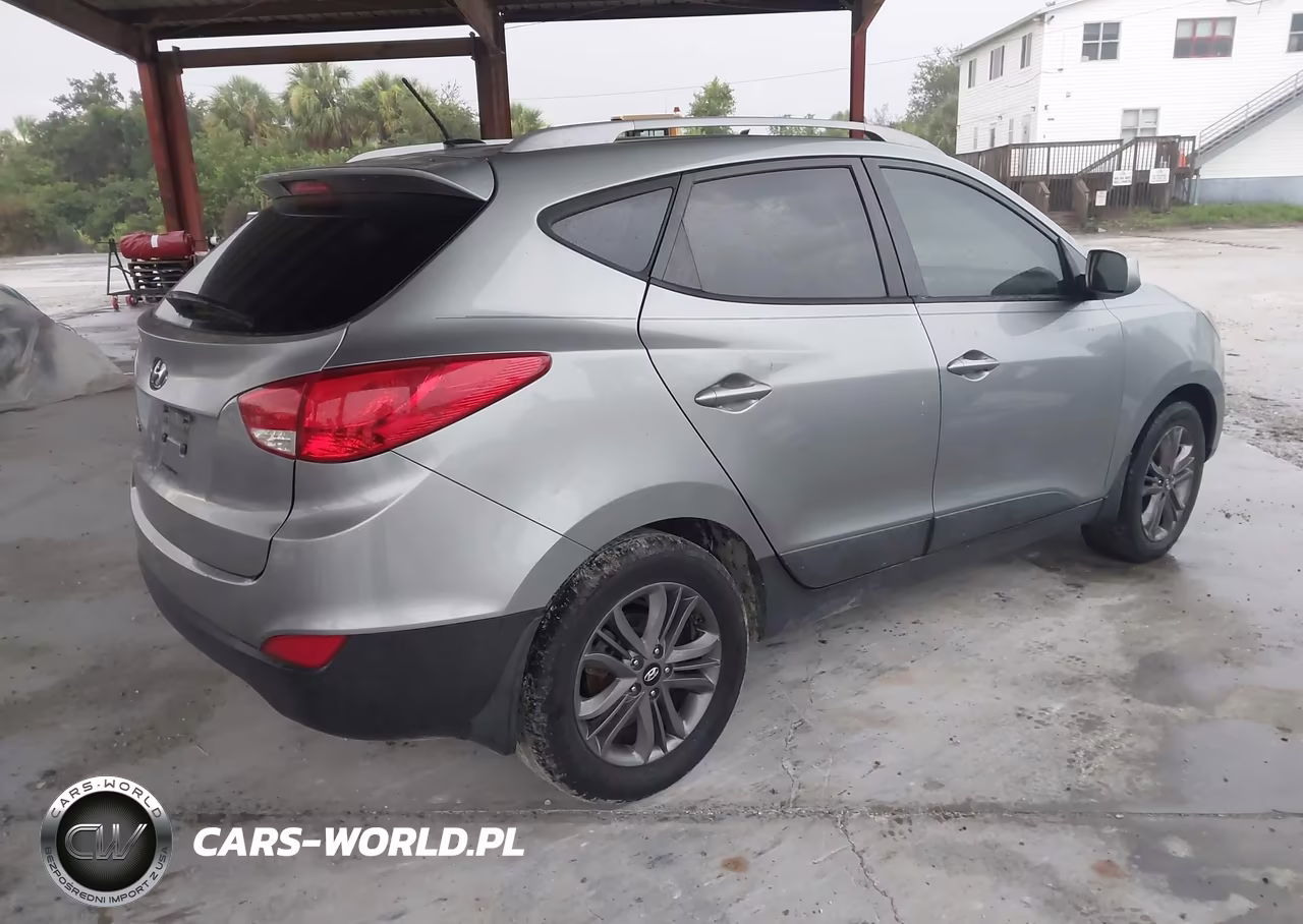 2015 Hyundai Tucson Se VIN:KM8JU3AG8FU089206 - 4