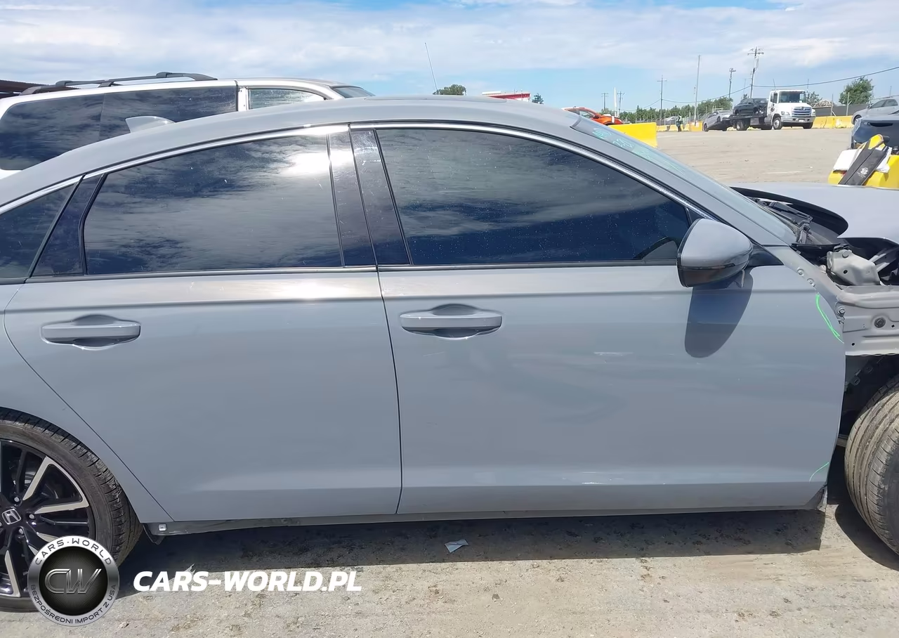 2023 Honda Accord Touring Hybrid VIN:1HGCY2F83PA006055 - 14