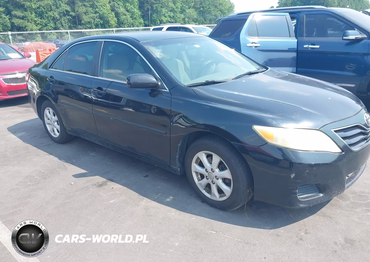 2011 Toyota Camry Le – zdjęcie 1 z 11