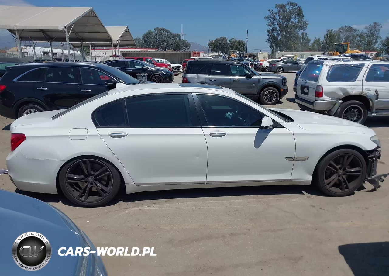 2012 BMW 750Li VIN:WBAKB8C54CDX20498 - 13