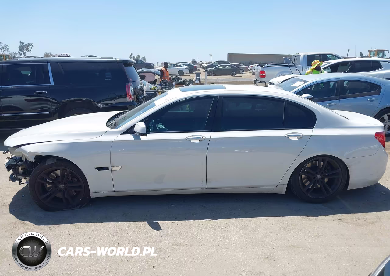 2012 BMW 750Li VIN:WBAKB8C54CDX20498 - 14