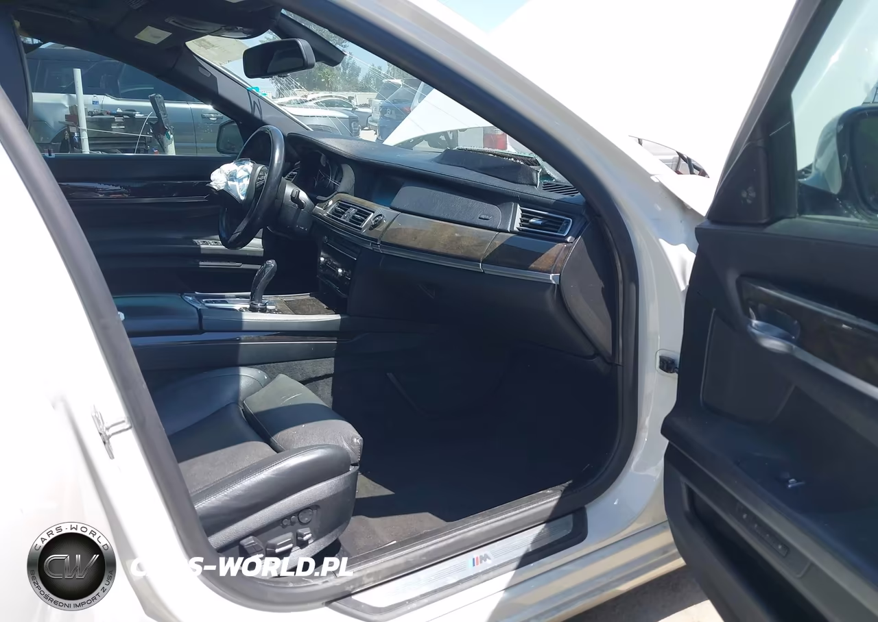 2012 BMW 750Li VIN:WBAKB8C54CDX20498 - 5