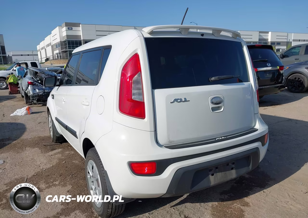 2013 Kia Soul VIN:KNDJT2A56D7772162 - 3