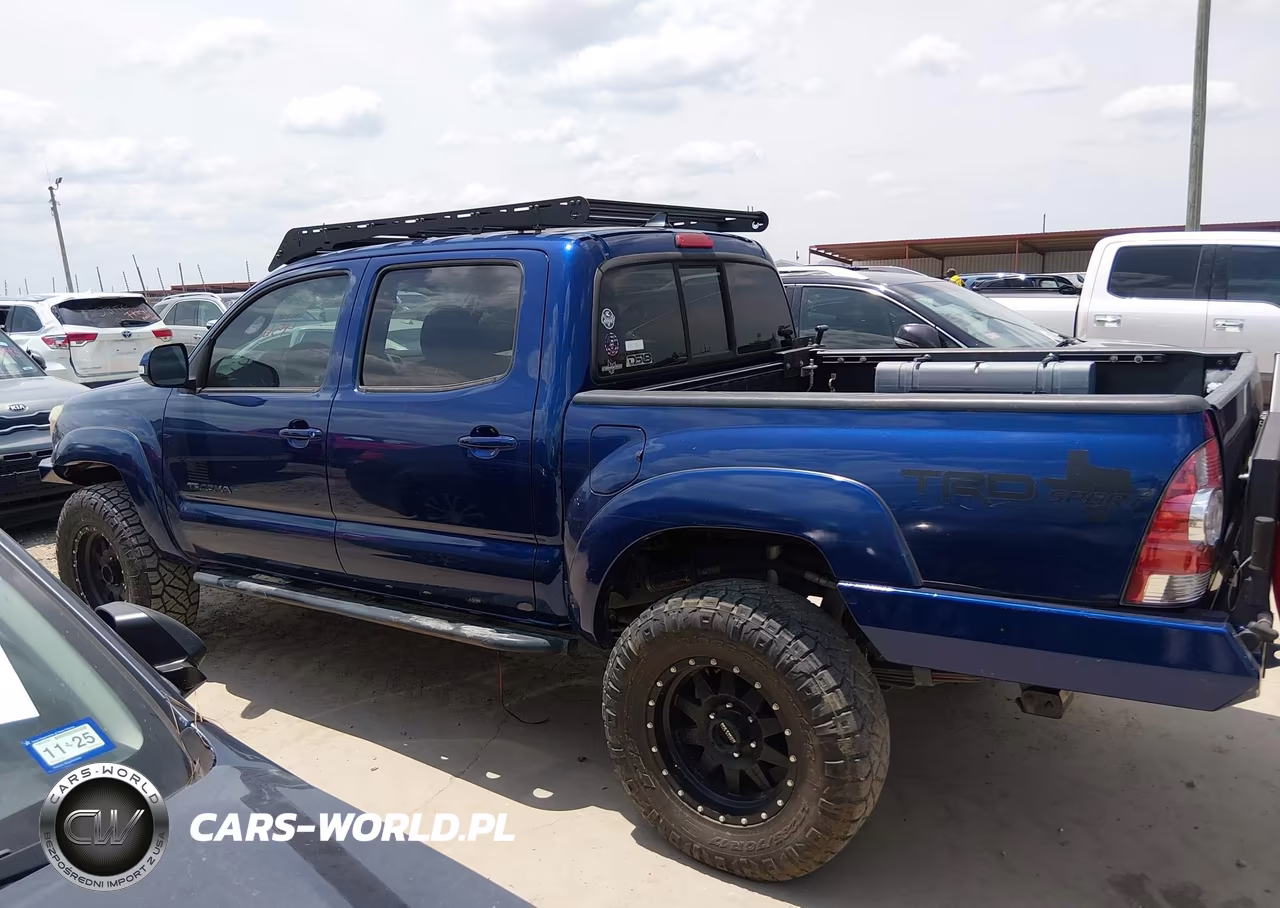 2015 Toyota Tacoma Base V6 VIN:5TFLU4ENXFX116626 - 14