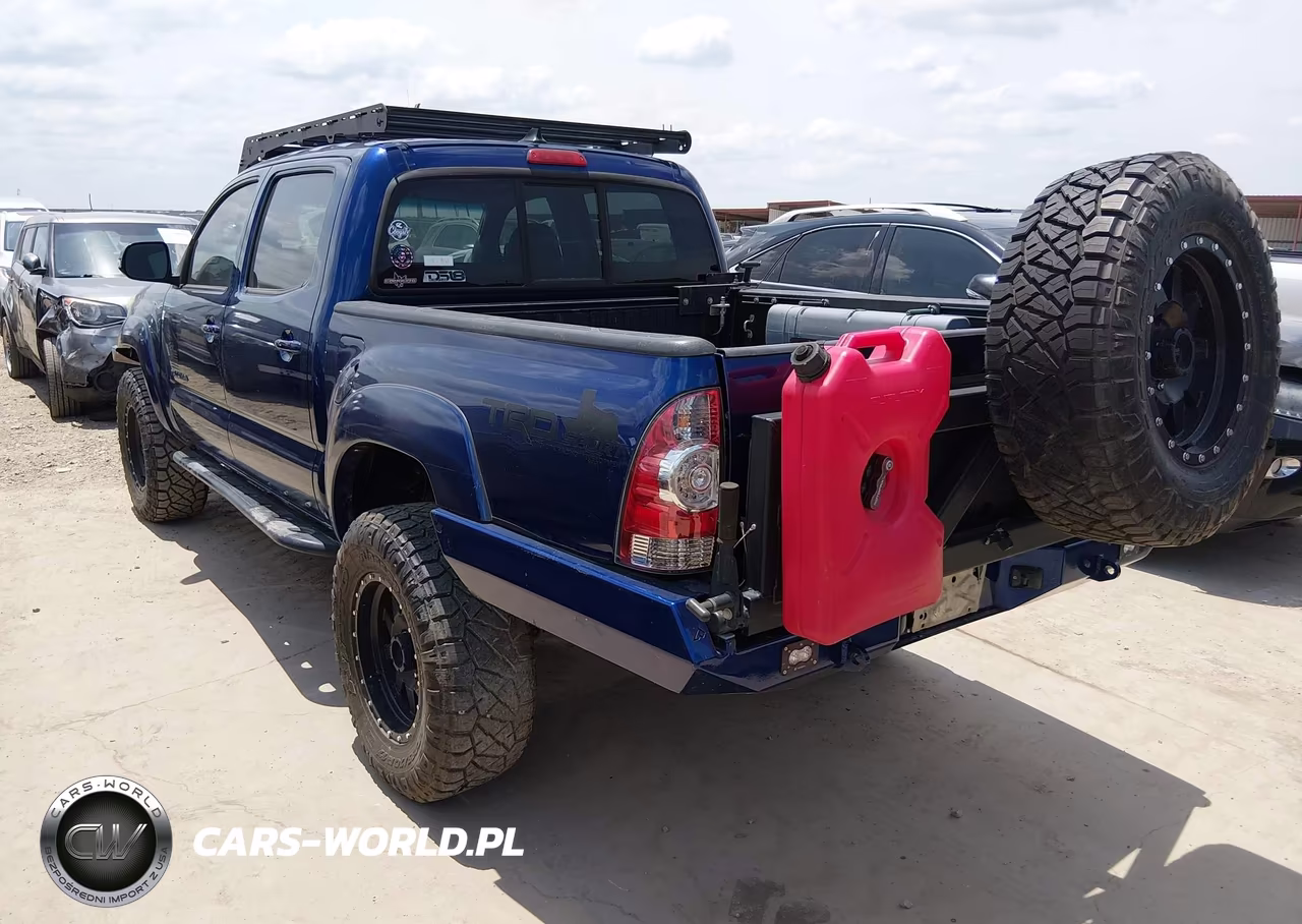 2015 Toyota Tacoma Base V6 VIN:5TFLU4ENXFX116626 - 3