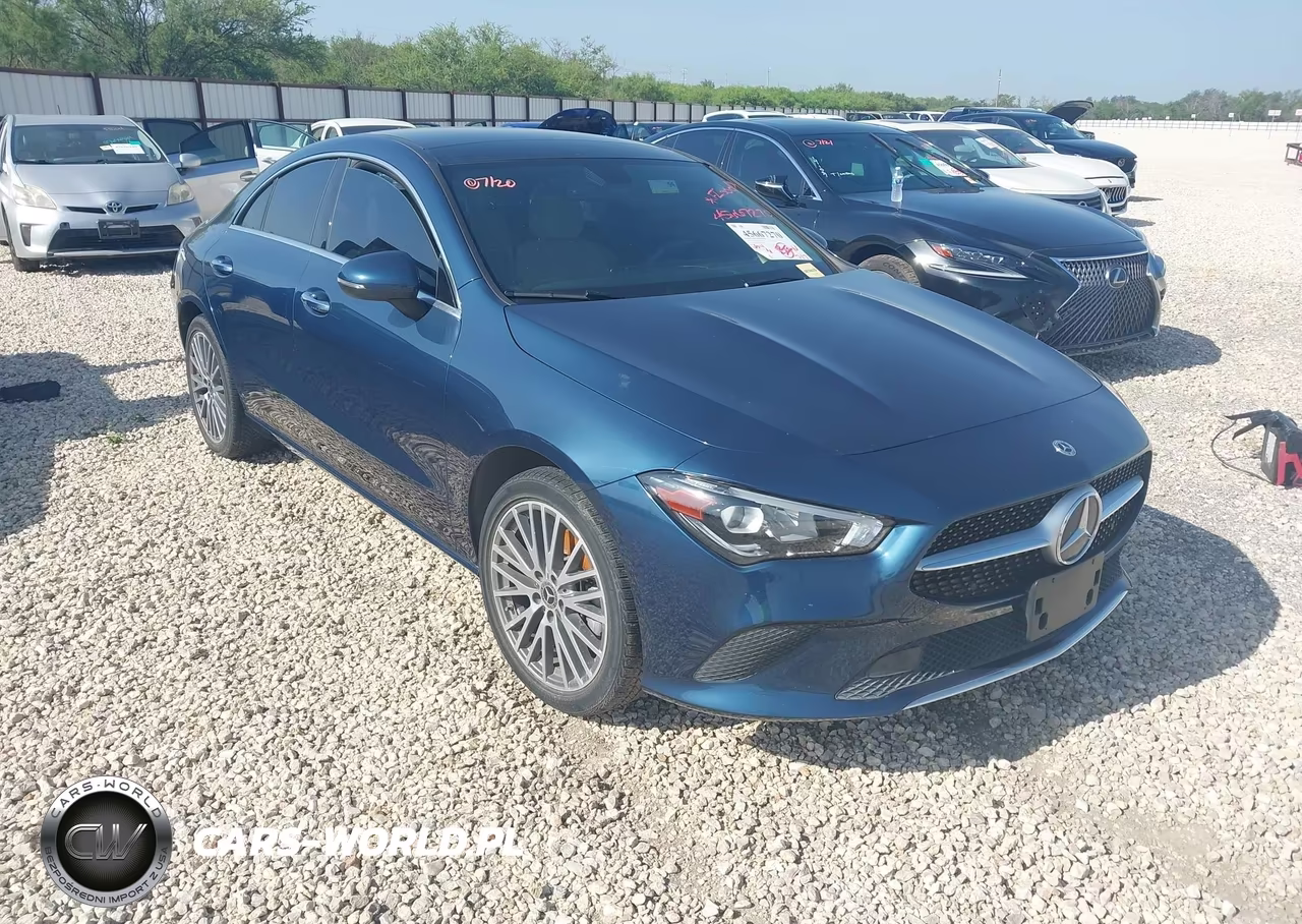 2021 Mercedes-Benz Cla 250 4Matic – zdjęcie 1 z 11