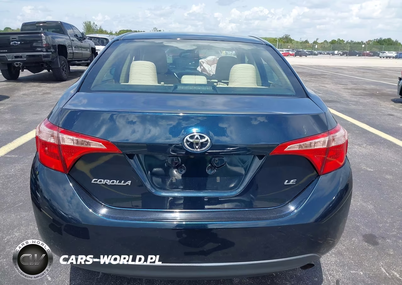 2018 Toyota Corolla Le VIN:5YFBURHE3JP771741 - 16