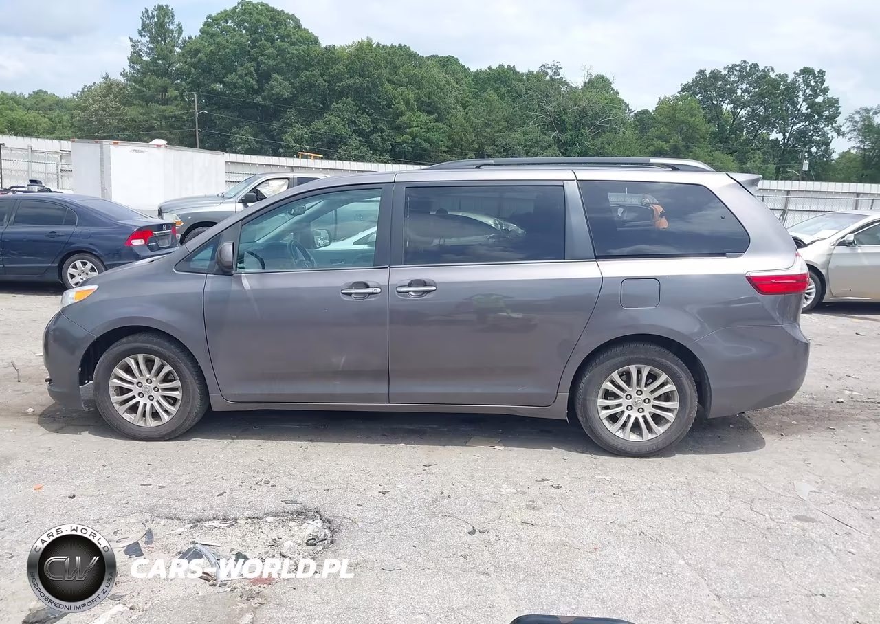 2015 Toyota Sienna Xle 8 Passenger VIN:5TDYK3DC7FS620143 - 14