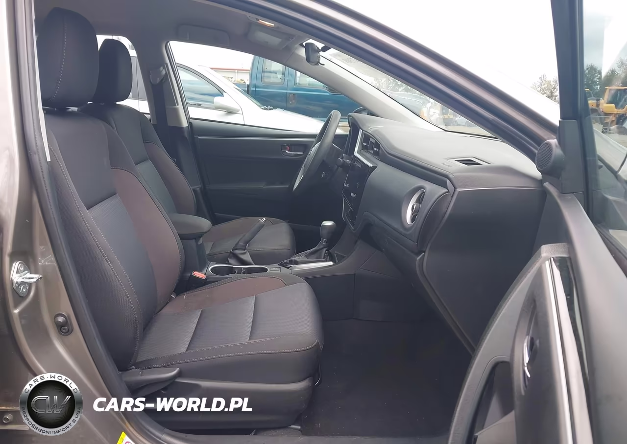 2018 Toyota Corolla Le VIN:2T1BURHE5JC046206 - 18