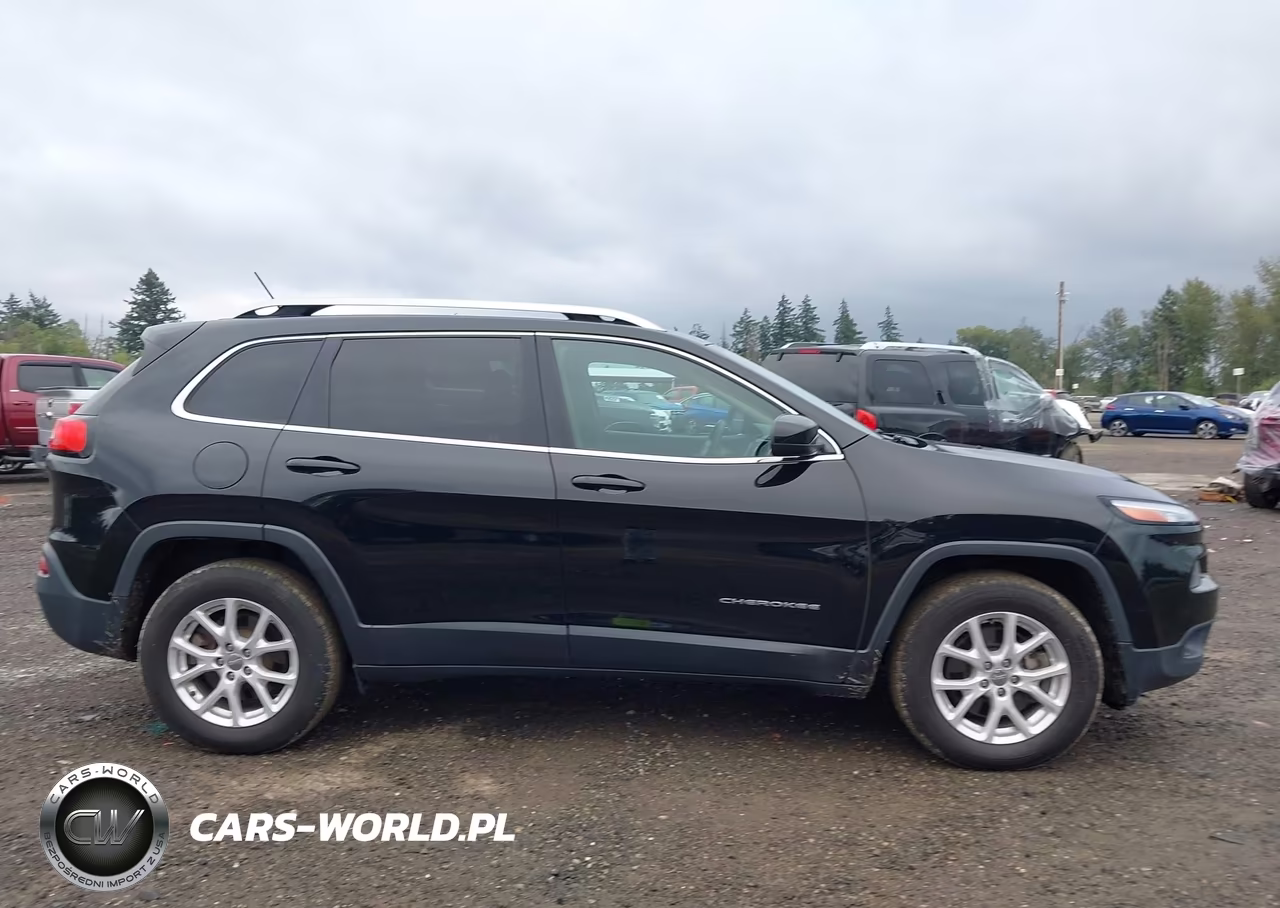 2018 Jeep Cherokee Latitude 4X4 VIN:1C4PJMCB8JD528444 - 13