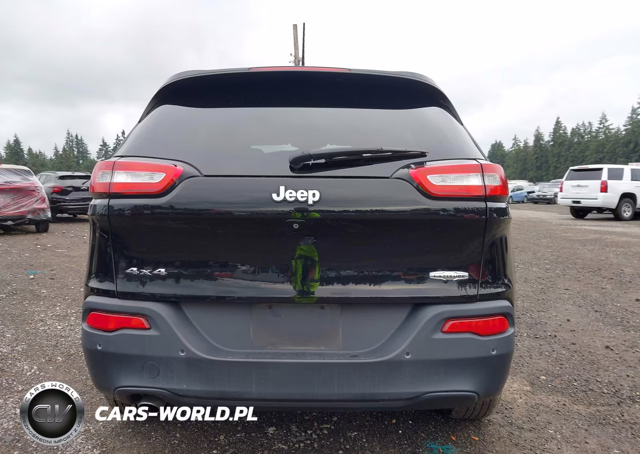 2018 Jeep Cherokee Latitude 4X4 VIN:1C4PJMCB8JD528444 - 16