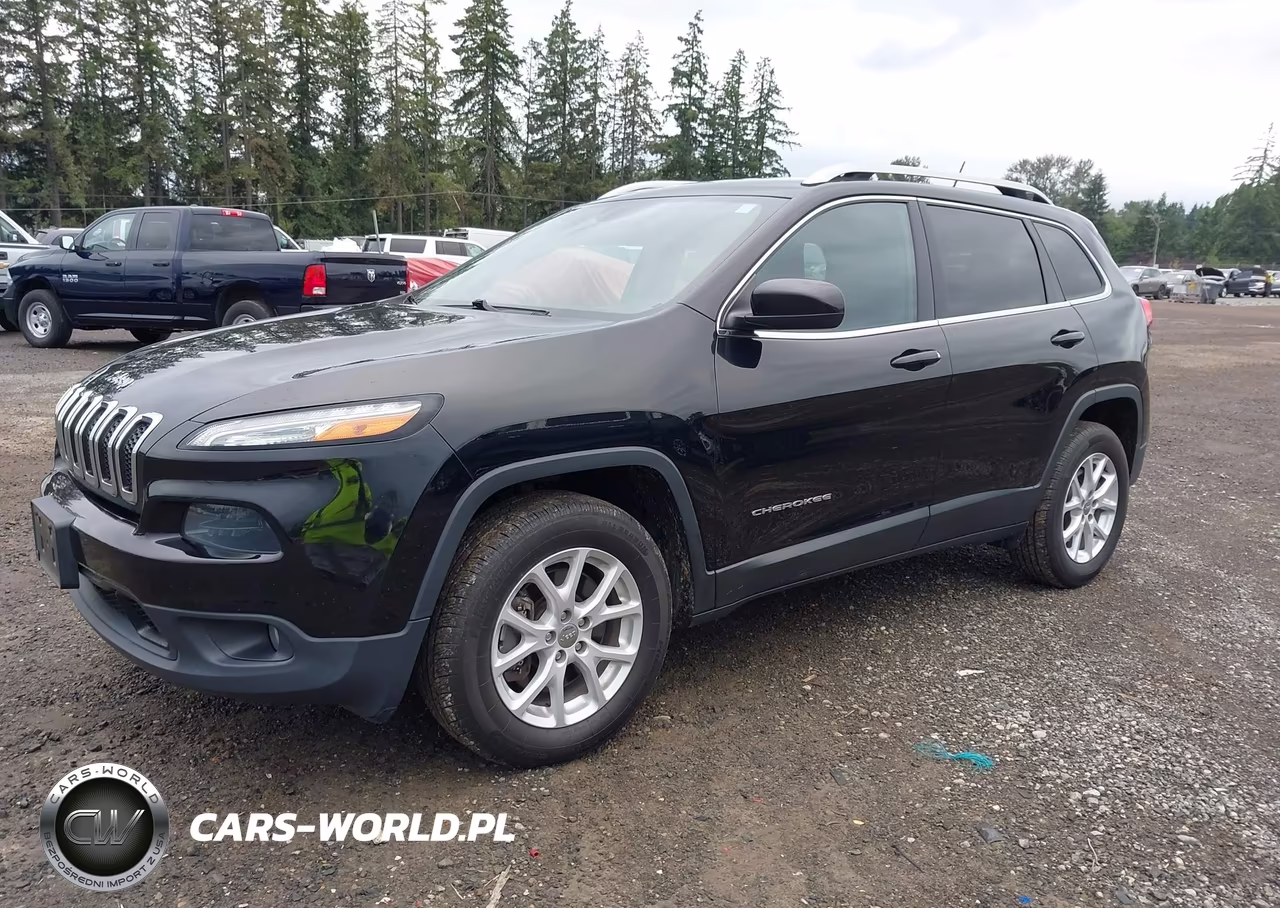 2018 Jeep Cherokee Latitude 4X4 VIN:1C4PJMCB8JD528444 - 2