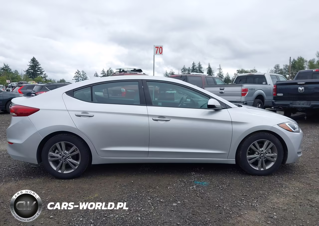 2018 Hyundai Elantra Sel VIN:5NPD84LF2JH387849 - 13