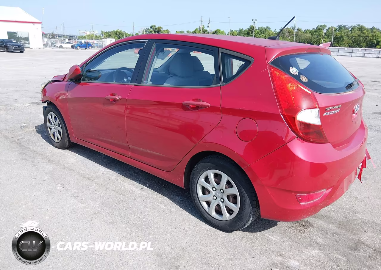 2013 Hyundai Accent Gs VIN:KMHCT5AE1DU084710 - 3