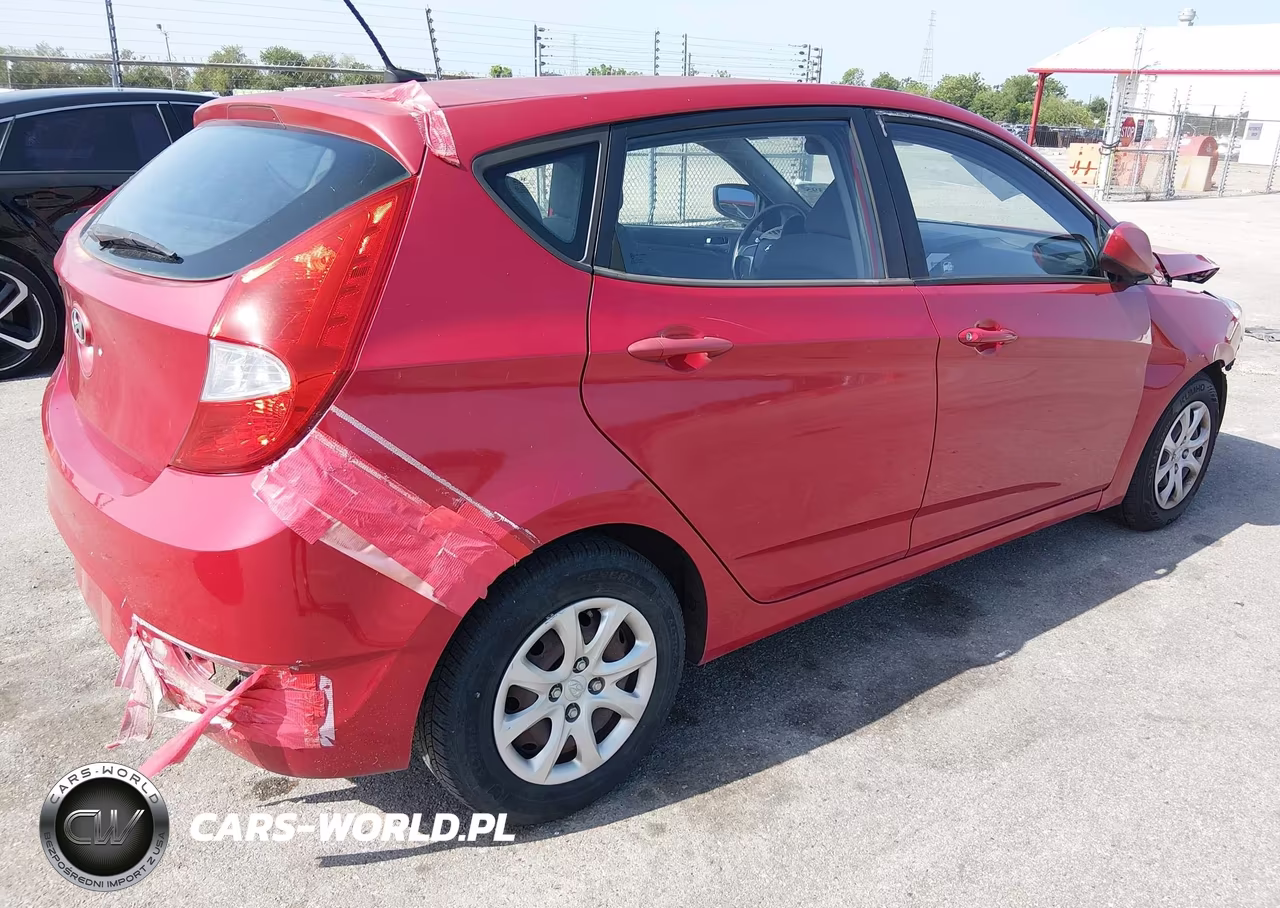 2013 Hyundai Accent Gs VIN:KMHCT5AE1DU084710 - 4