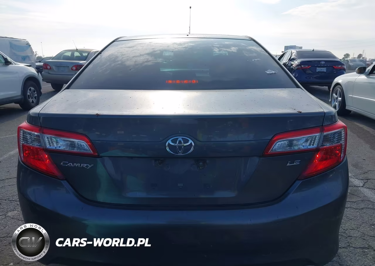 2014 Toyota Camry Le VIN:4T4BF1FK1ER414458 - 16