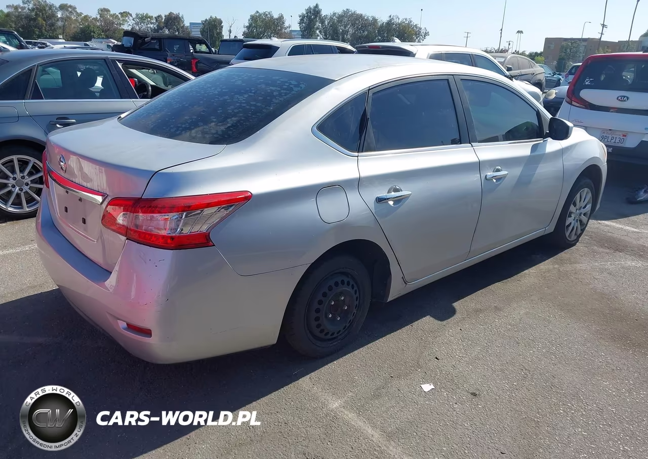 2015 Nissan Sentra S VIN:3N1AB7AP2FY271596 - 4