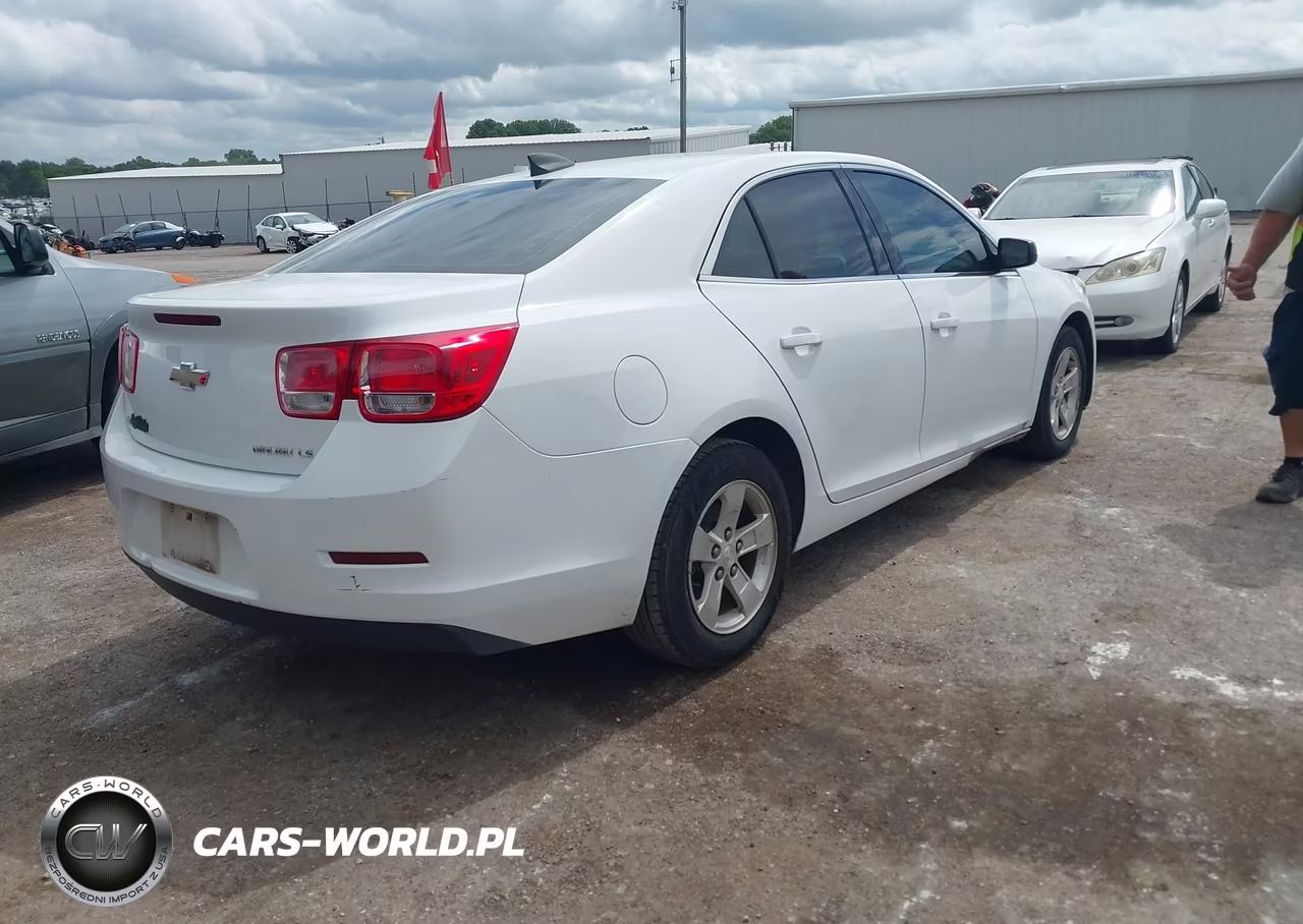 2015 Chevrolet Malibu Ls VIN:1G11B5SL7FF316903 - 4