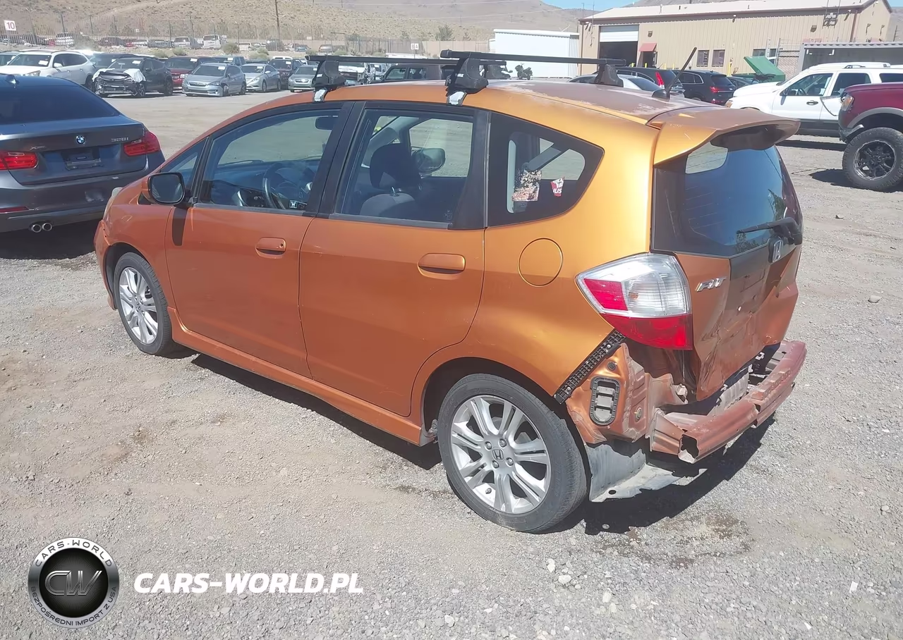 2010 Honda Fit Sport VIN:JHMGE8G49AS014815 - 3