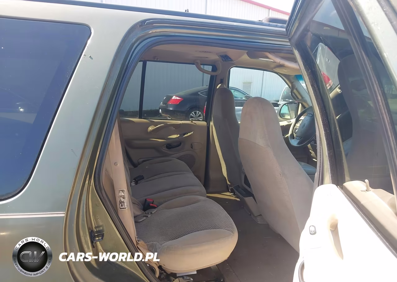 2000 Ford Expedition Xlt VIN:1FMRU1569YLB04281 - 8