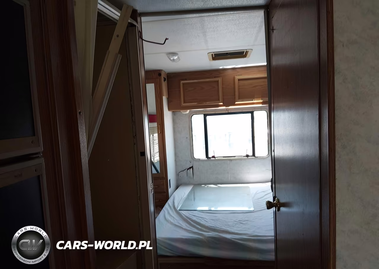 1996 Chevrolet G-P Motorhome Chassis VIN:1GBKH37NXT3309938 - 13