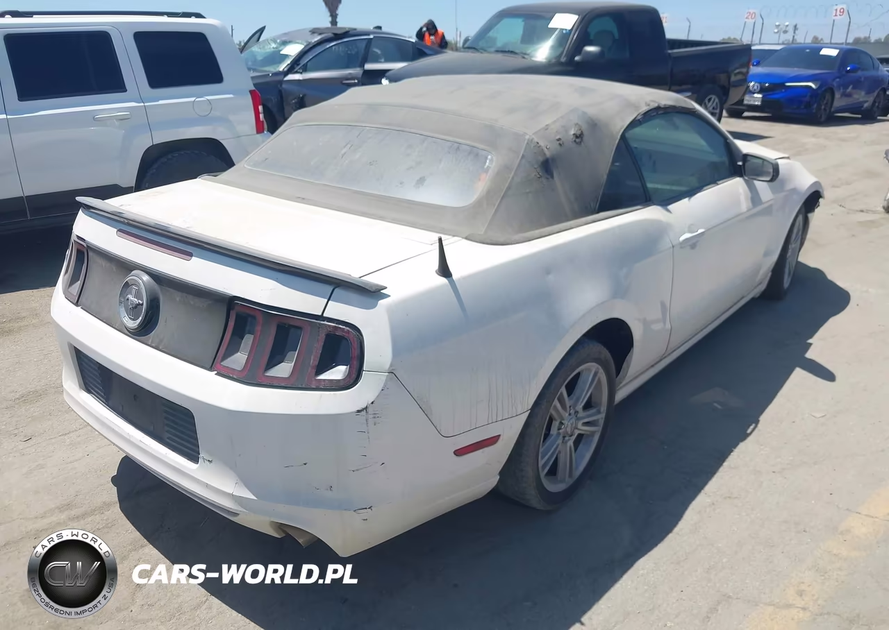 2013 Ford Mustang V6 VIN:1ZVBP8EMXD5211338 - 4
