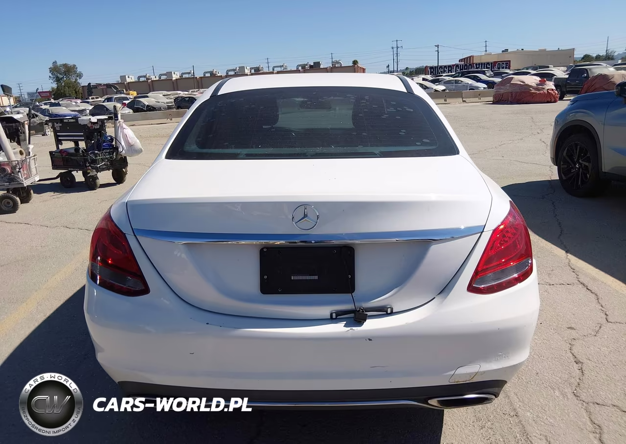 2015 Mercedes-Benz C 300 4Matic VIN:55SWF4KB2FU008818 - 16