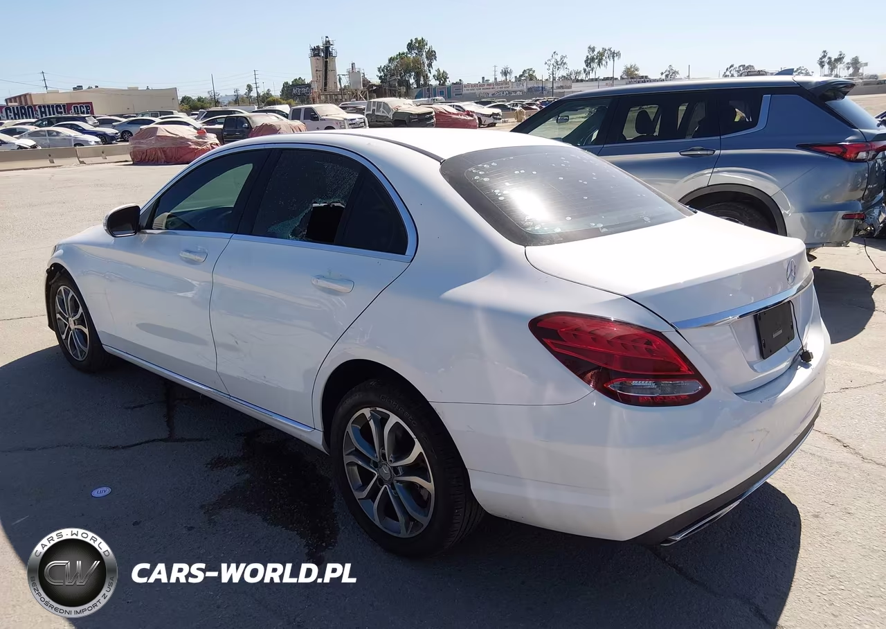2015 Mercedes-Benz C 300 4Matic VIN:55SWF4KB2FU008818 - 3