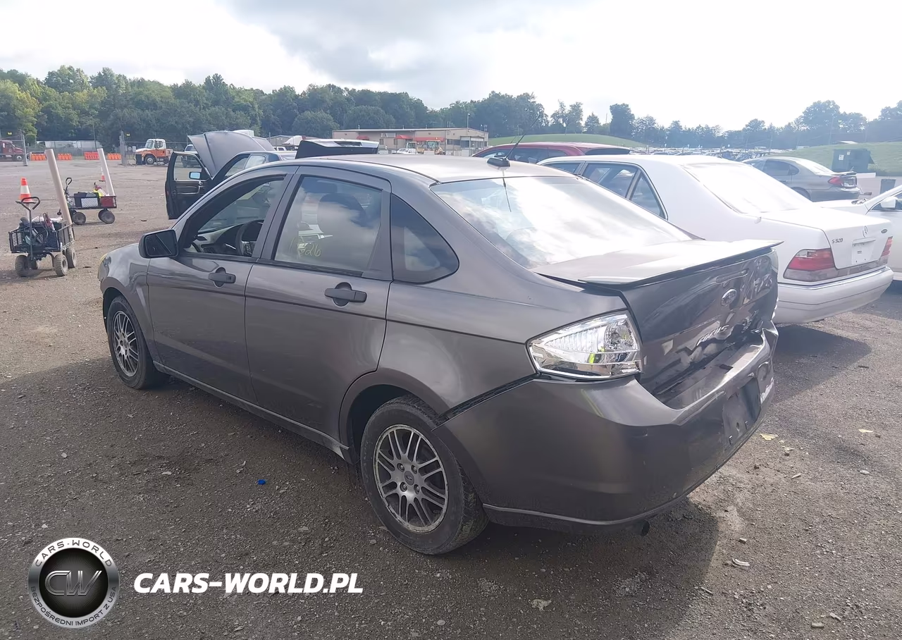 2010 Ford Focus Se VIN:1FAHP3FN8AW182683 - 3