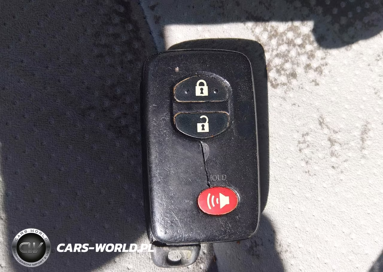 2011 Toyota Prius Two VIN:JTDKN3DU1B0292091 - 11