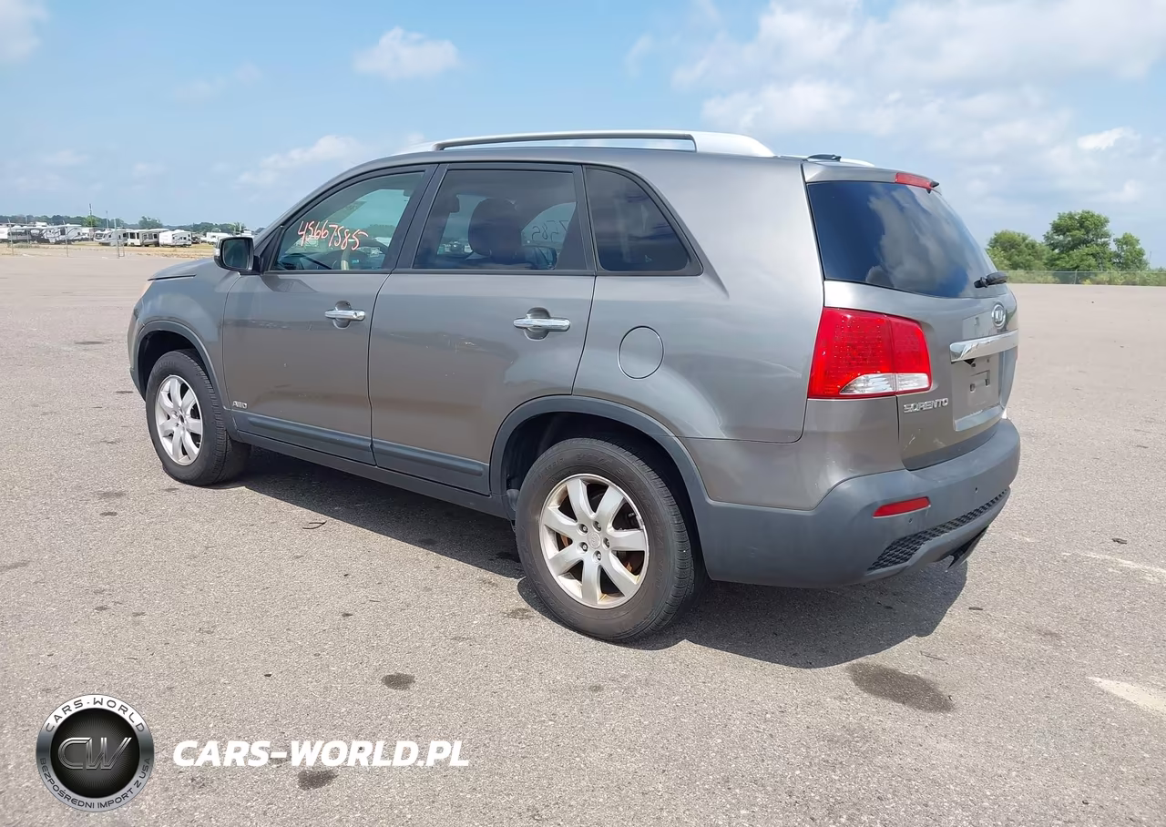 2011 Kia Sorento Lx VIN:5XYKTDA13BG027916 - 3