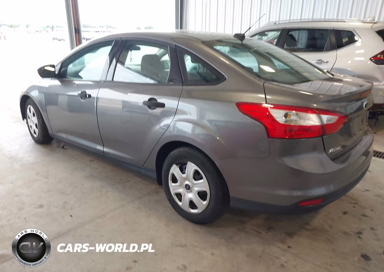 2012 Ford Focus S VIN:1FAHP3E24CL451421 - 3