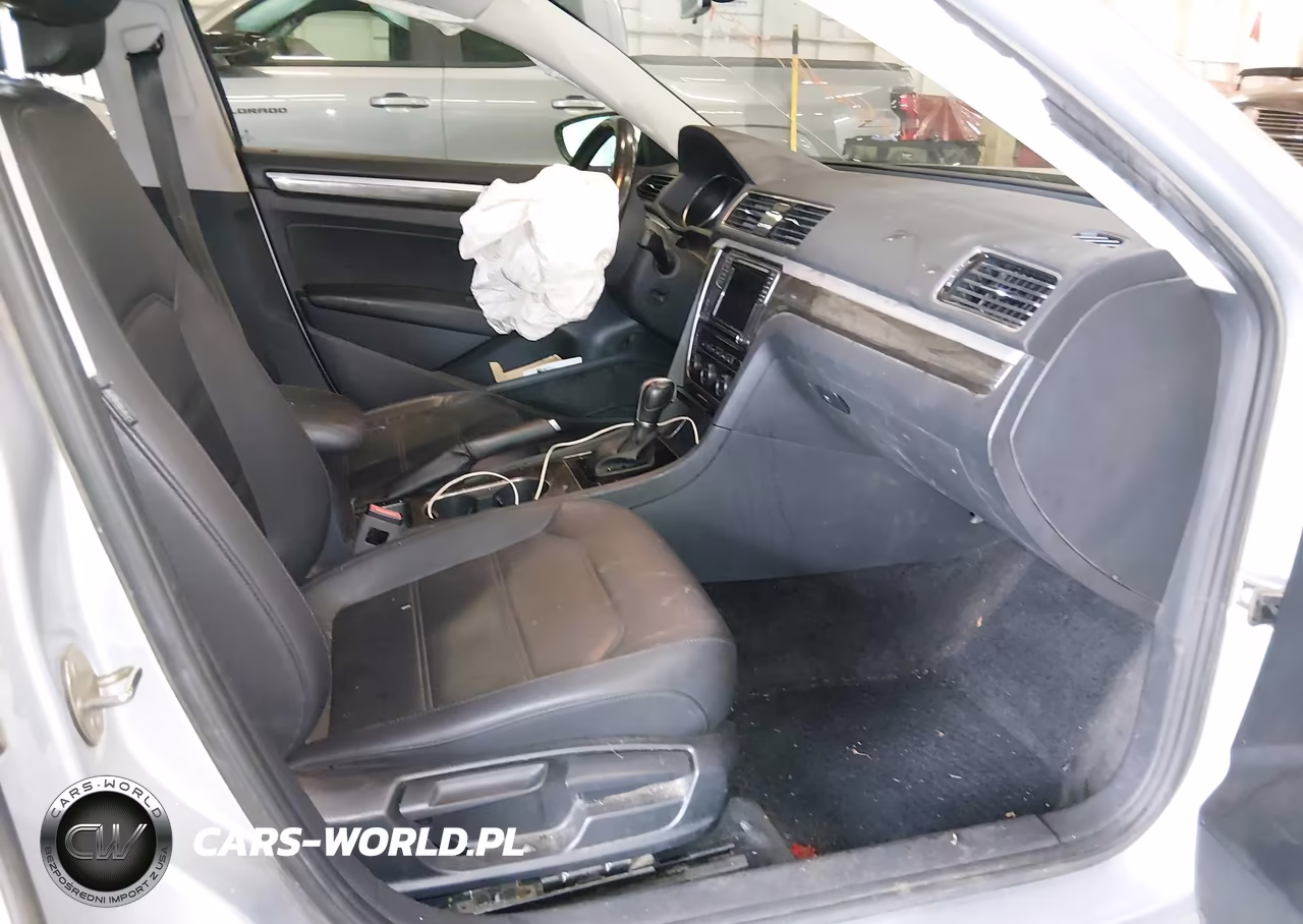 2018 Volkswagen Passat 2.0T Se VIN:1VWBA7A36JC029877 - 5