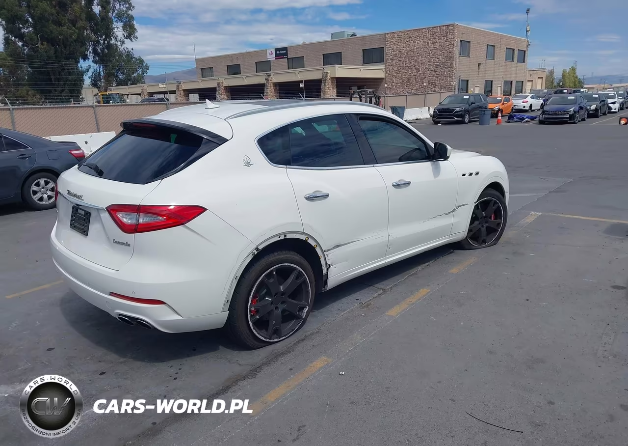 2017 Maserati Levante S VIN:ZN661YUA1HX248171 - 4