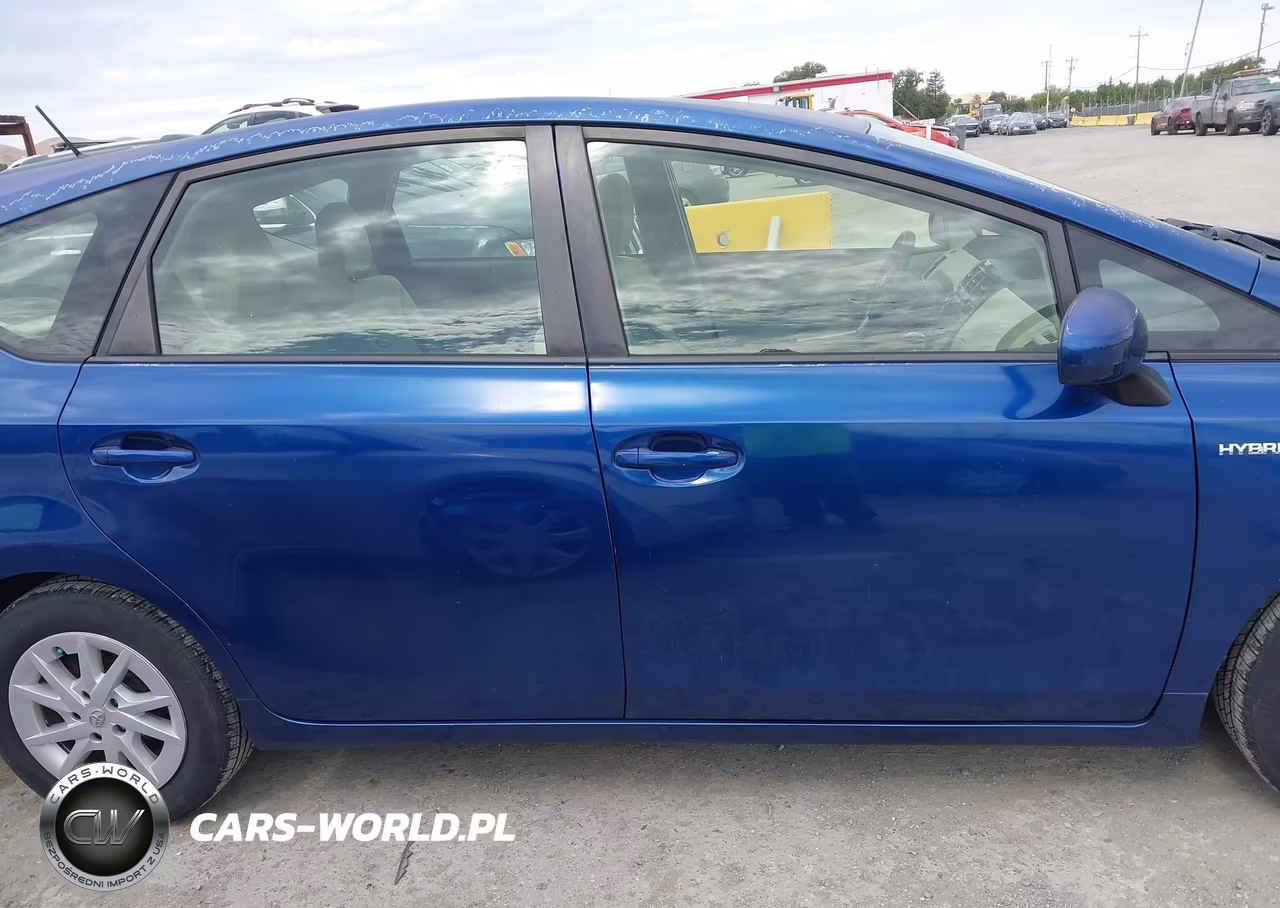 2012 Toyota Prius V Three VIN:JTDZN3EU9C3137124 - 13