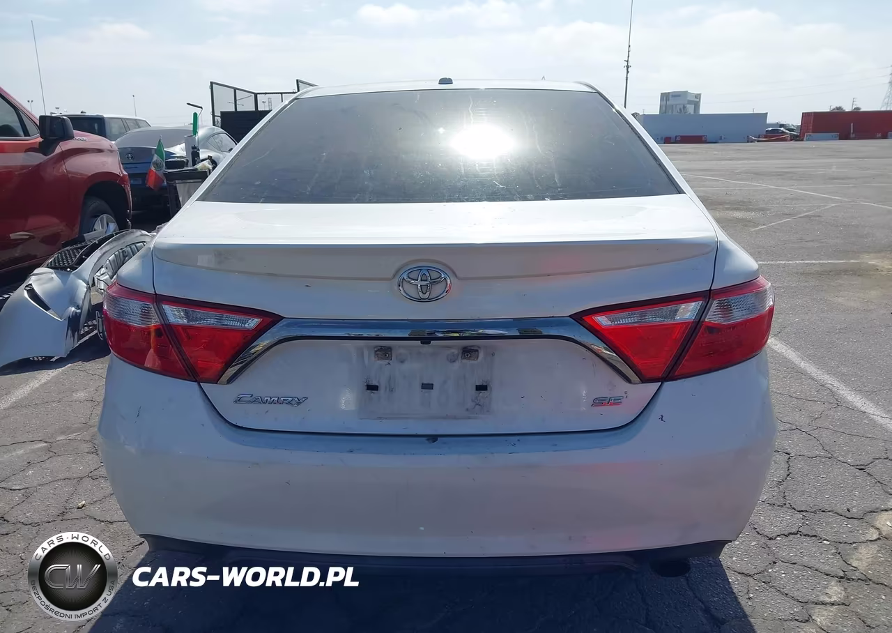 2015 Toyota Camry Se VIN:4T1BF1FK1FU055446 - 18