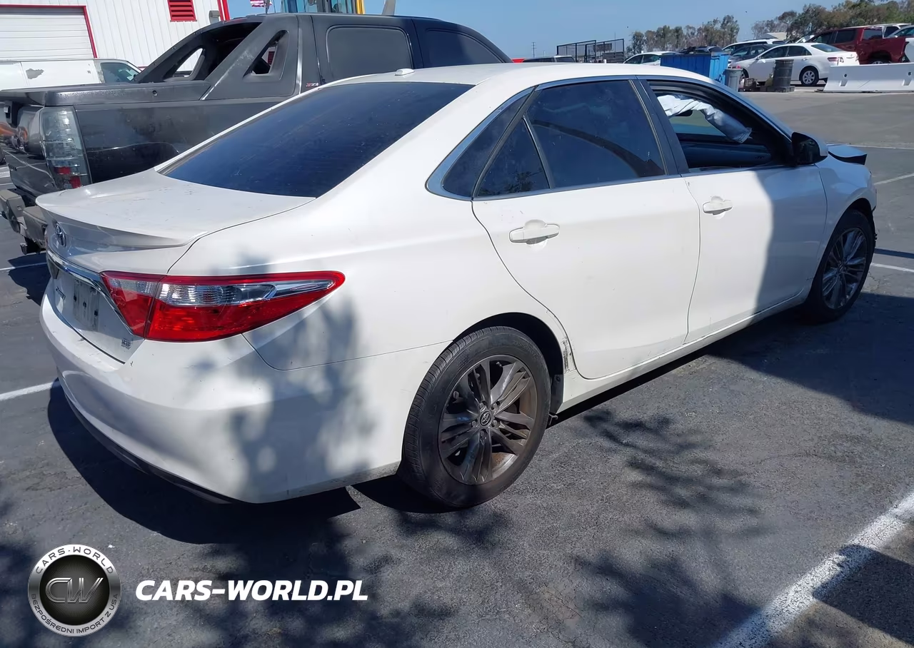 2015 Toyota Camry Se VIN:4T1BF1FK1FU055446 - 4