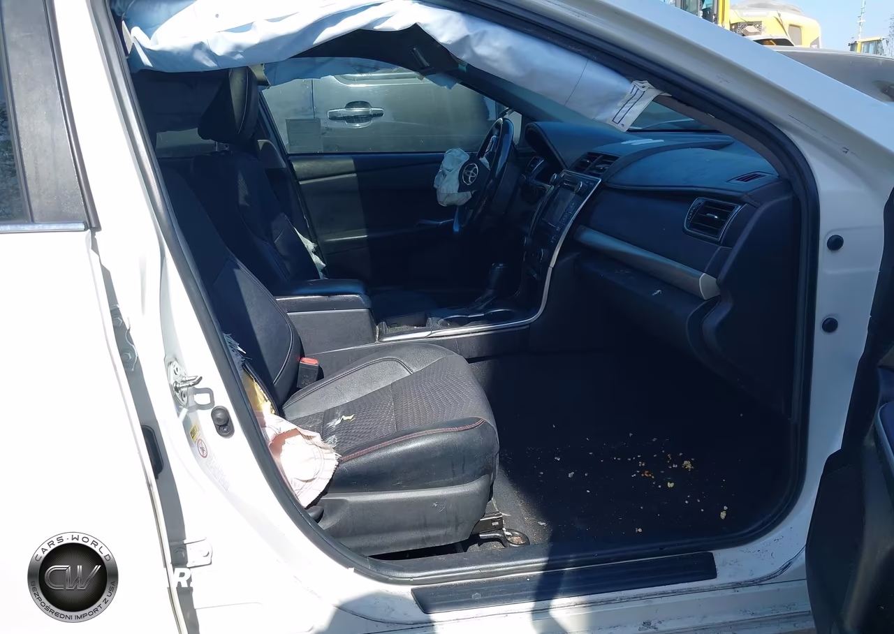 2015 Toyota Camry Se VIN:4T1BF1FK1FU055446 - 5
