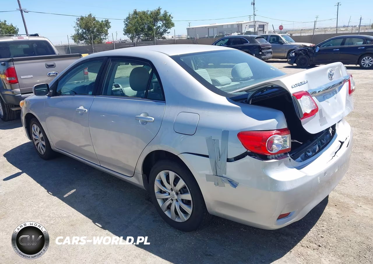 2013 Toyota Corolla Le VIN:2T1BU4EE1DC086830 - 3