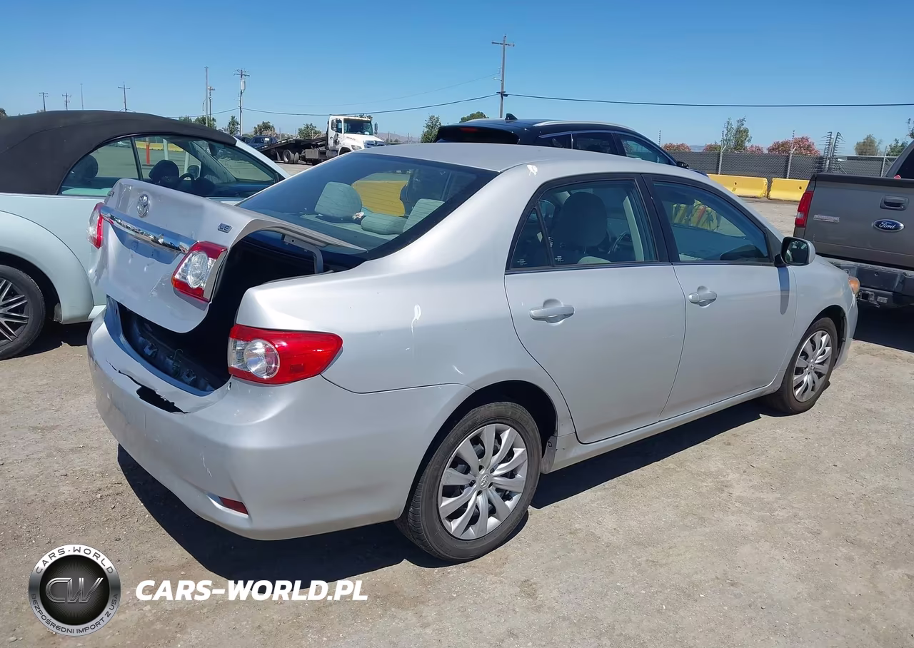 2013 Toyota Corolla Le VIN:2T1BU4EE1DC086830 - 4