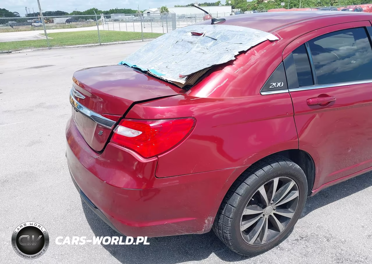2013 Chrysler 200 Touring VIN:1C3CCBBB9DN545786 - 16