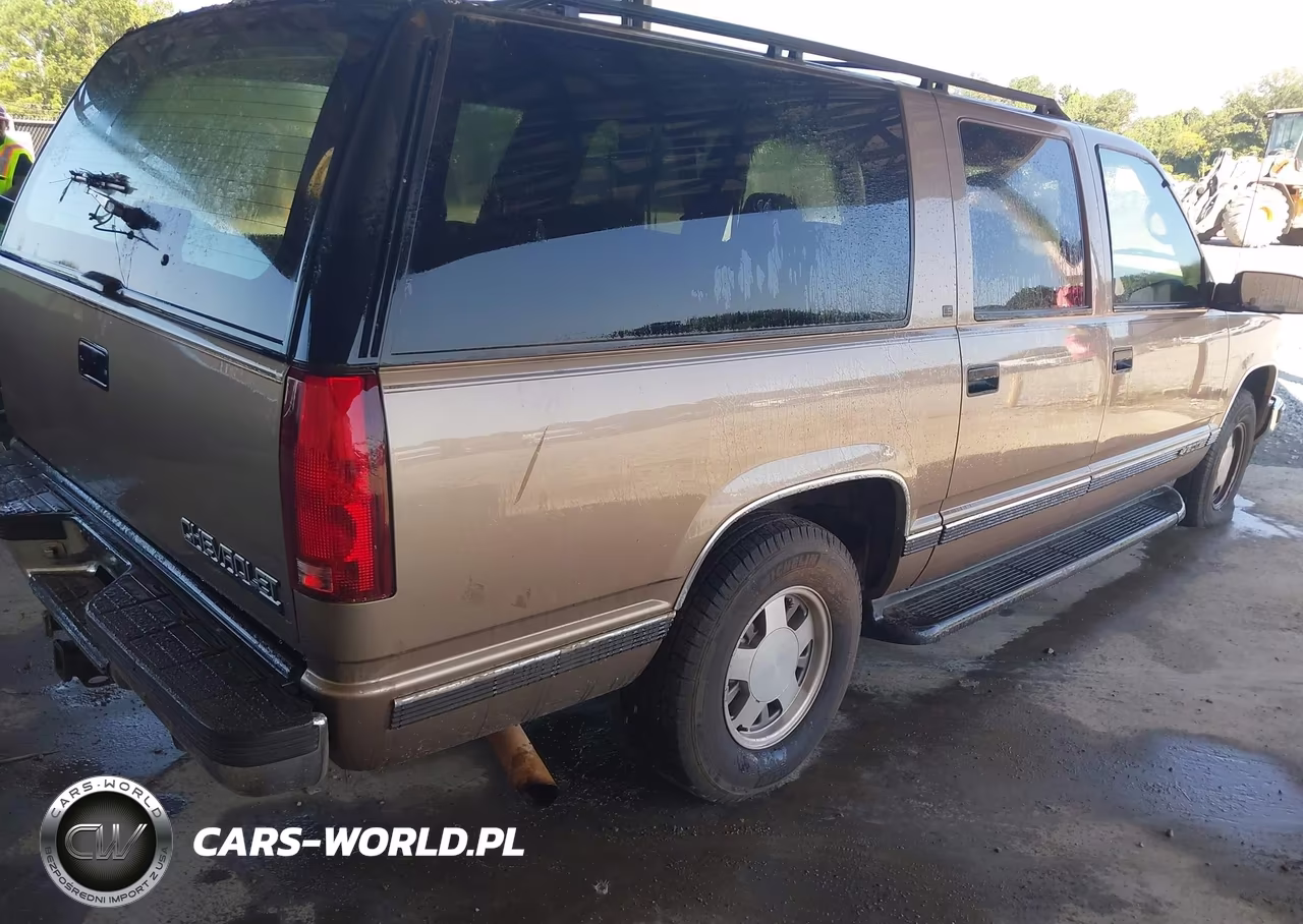 1996 Chevrolet Suburban C1500 VIN:3GNEC16R5TG100756 - 4