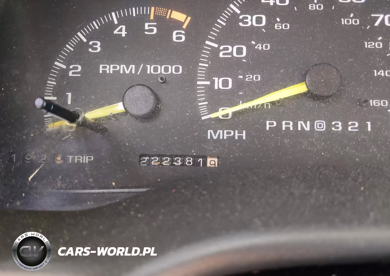 1996 Chevrolet Suburban C1500 VIN:3GNEC16R5TG100756 - 7