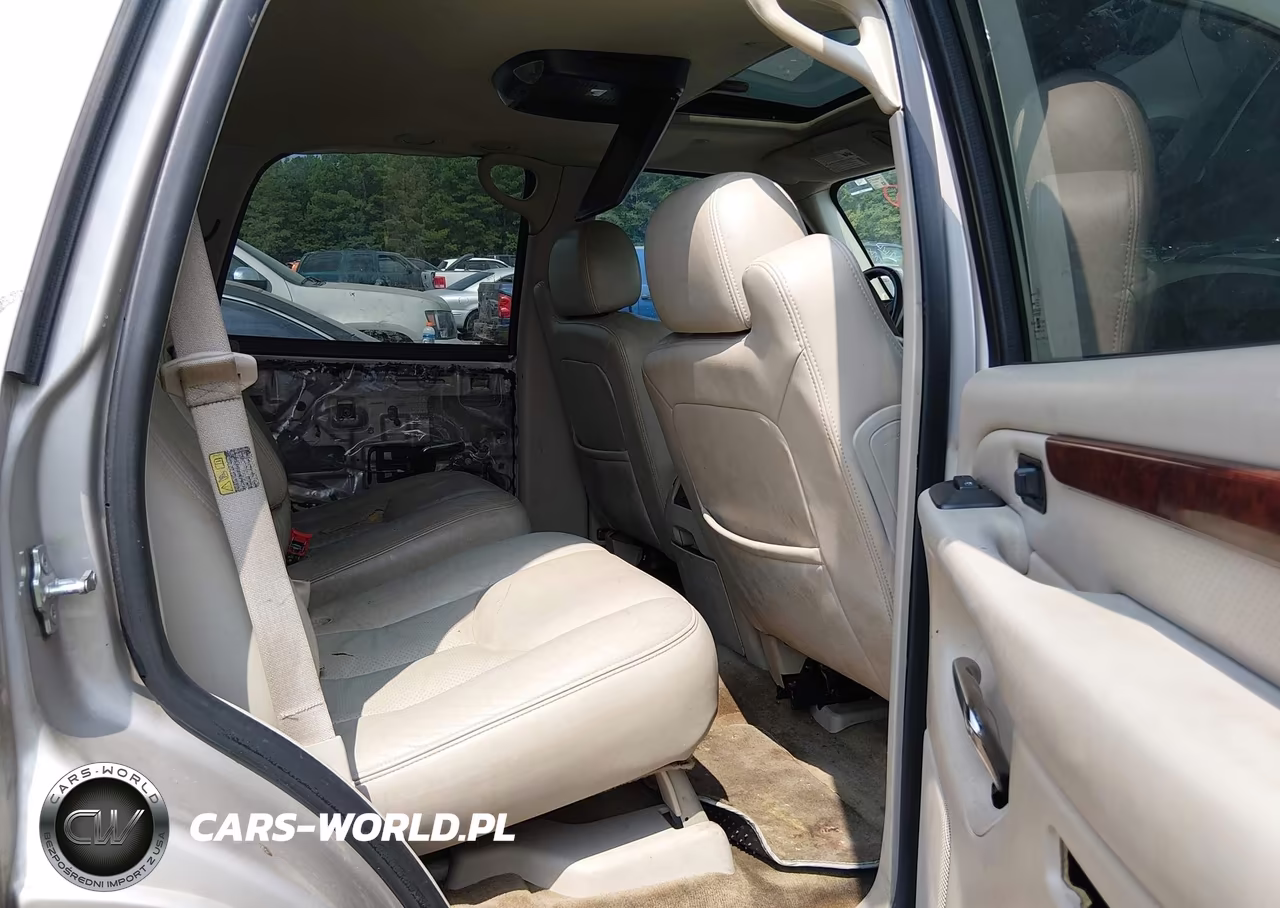 2005 Cadillac Escalade Standard VIN:1GYEK63N95R134500 - 8